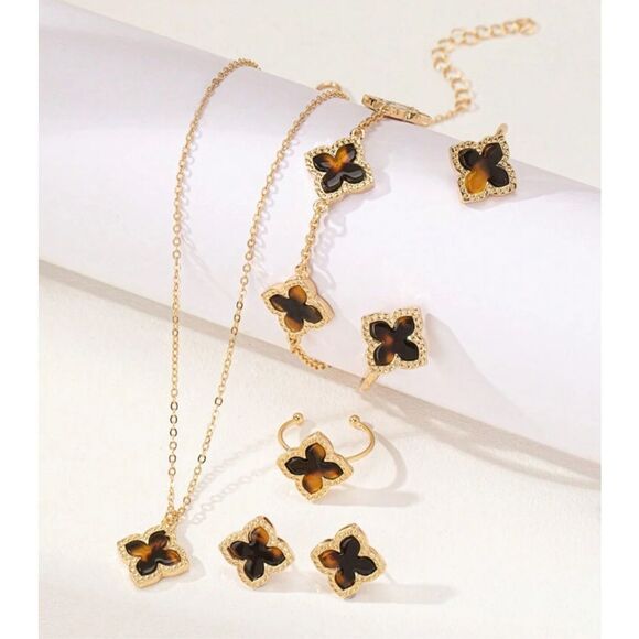 5 Piece Clover Jewelry Set - Picture 3 of 4